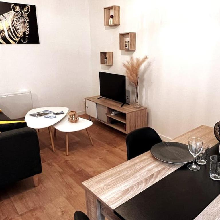 Savane - Appart. tout équipé rénové, avec terrasse - Appartement 1 Chambre - 6