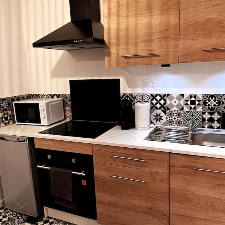 Savane - Appart. tout équipé rénové, avec terrasse - Appartement 1 Chambre - 13
