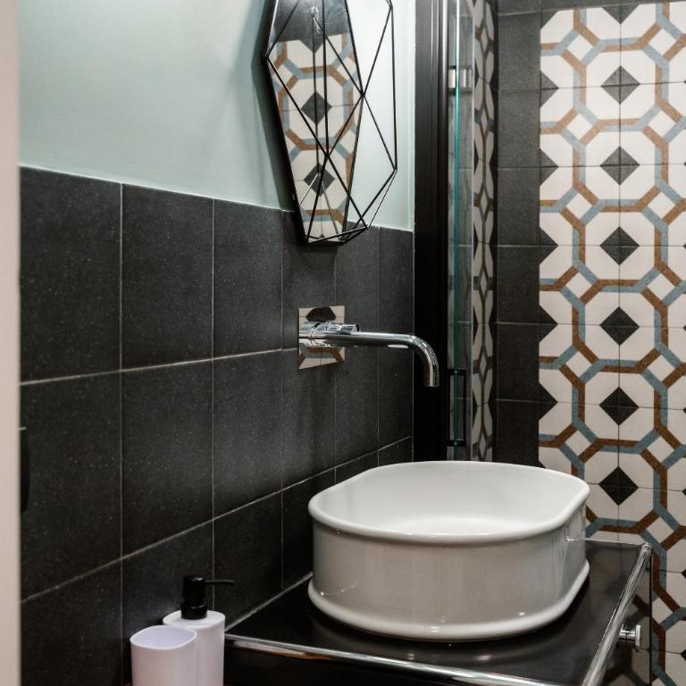Flat 13 - One-Bedroom Apartment - 51