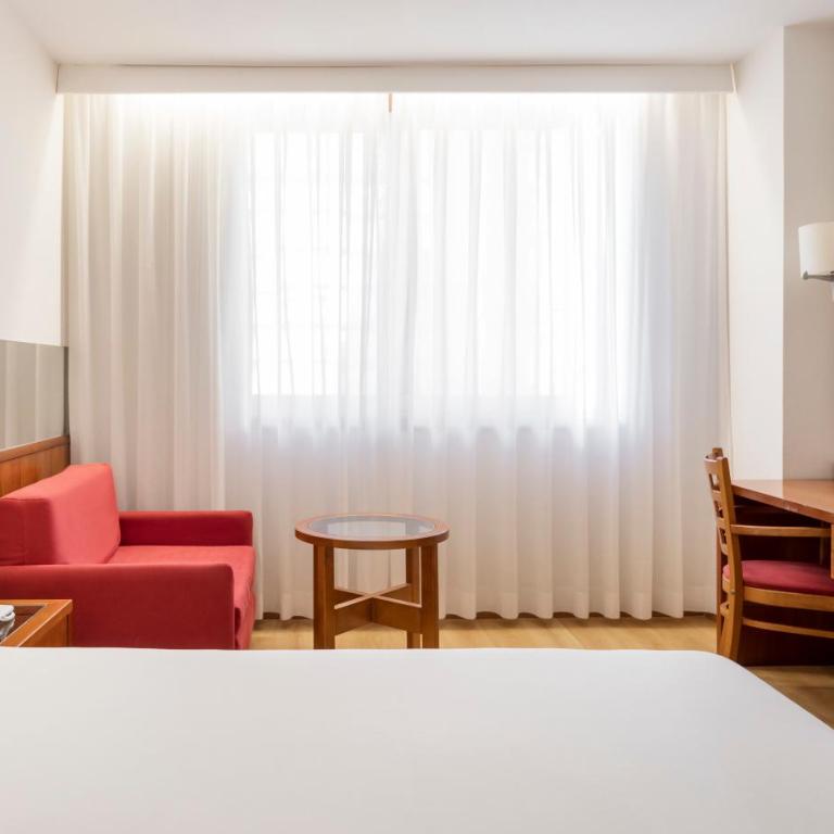 Ilunion Les Corts Spa - Triple Room (2 Adults + 1 Child) - 3