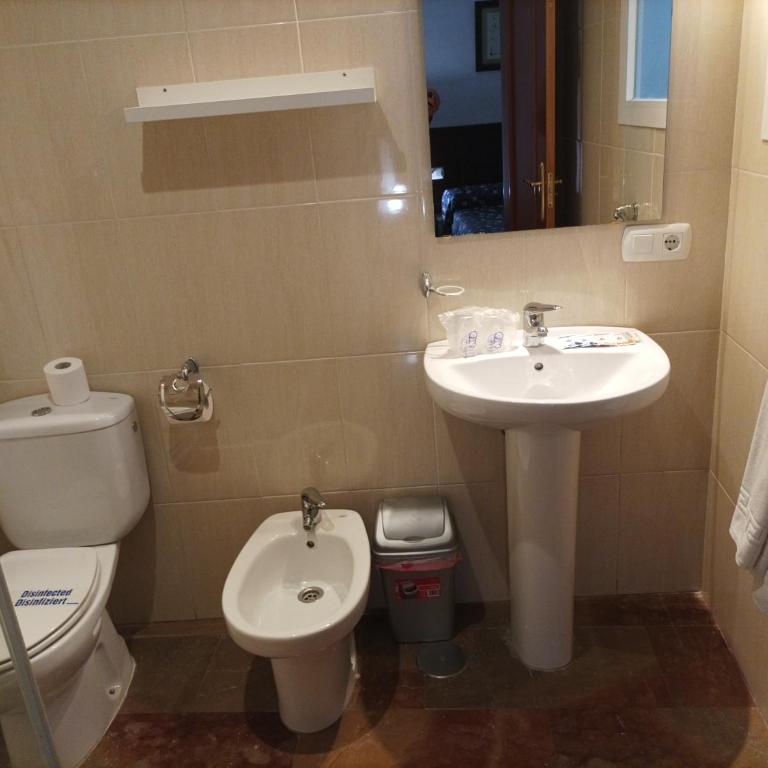Hostal San Cayetano - Habitación Triple - 4