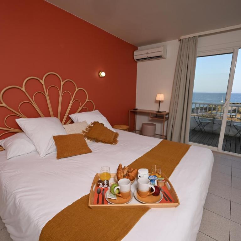 Hôtel Bellevue Cap d'Agde - Double room with panoramic sea view terrace 3rd floor (King-size bed or Twins) - 1