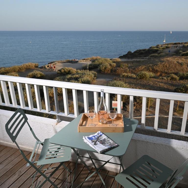 Hôtel Bellevue Cap d'Agde - Double room with panoramic sea view terrace 3rd floor (King-size bed or Twins) - 4