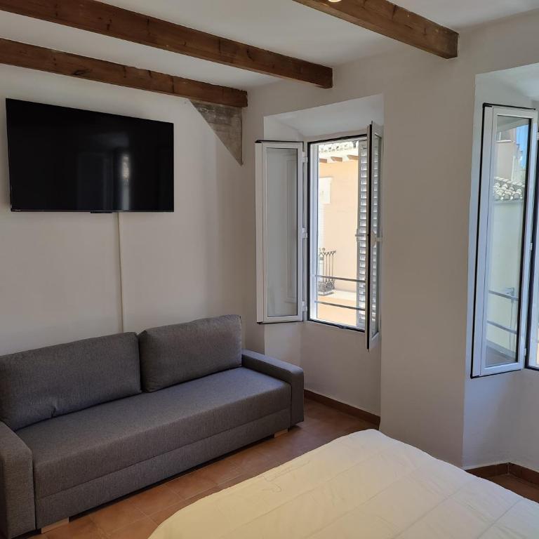 Frailes Apartments - One-Bedroom Apartment - 6