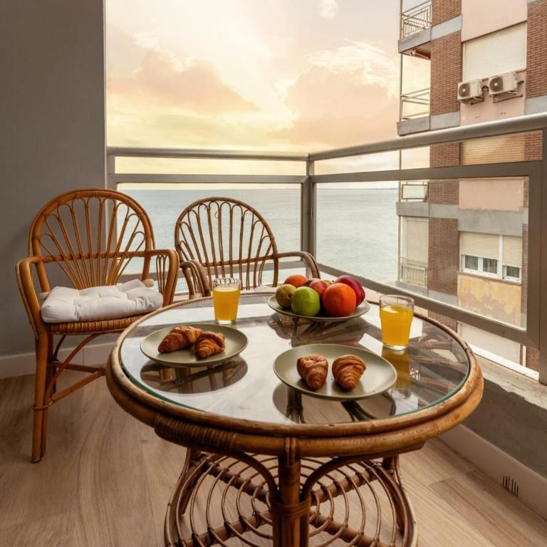Apartamento Primera Línea de Playa - Paseo Marítimo Almería - Apartamento de 3 dormitorios - 1
