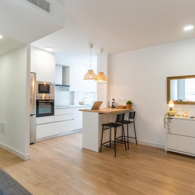 Apartamento Primera Línea de Playa - Paseo Marítimo Almería - Apartamento de 3 dormitorios - 7