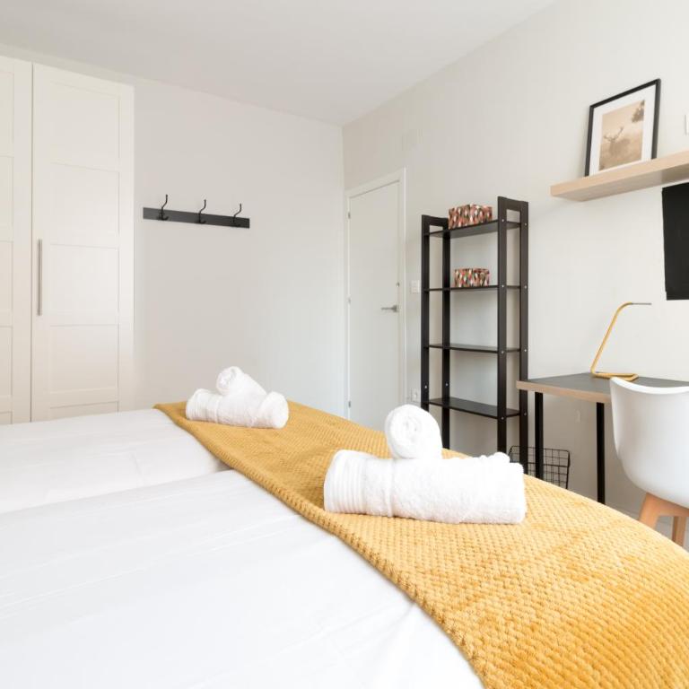 BILBAO ARGIA - Three-Bedroom Apartment - 9