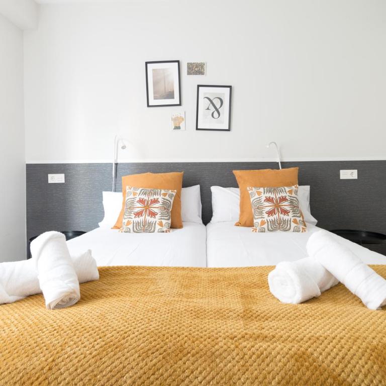 BILBAO ARGIA - Three-Bedroom Apartment - 30