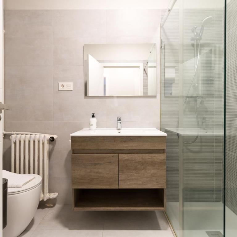 BILBAO ARGIA - Three-Bedroom Apartment - 38