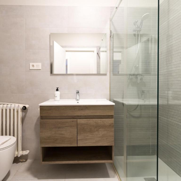 BILBAO ARGIA - Three-Bedroom Apartment - 41