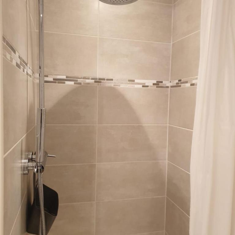 Appartement climatisé à 800m de la plage - Apartment mit 1 Schlafzimmer - 10