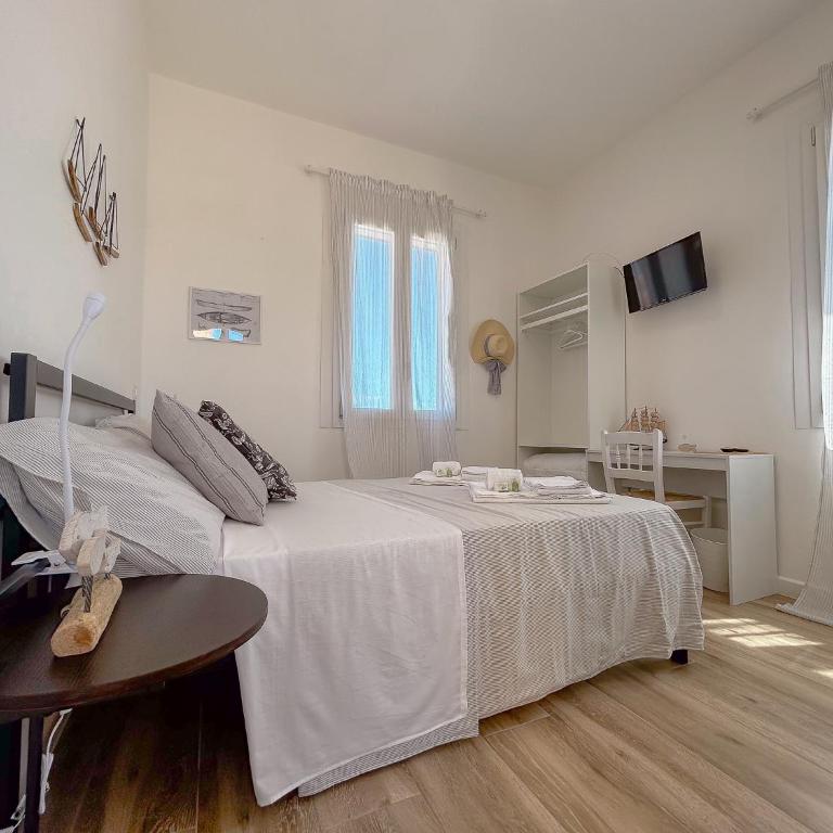 La Marina - Rooms In Stintino by Host Hero - Camera Matrimoniale con Bagno Privato - 1