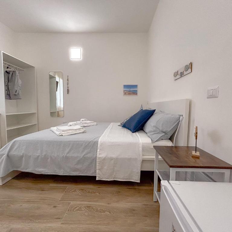 La Marina - Rooms In Stintino by Host Hero - Camera Matrimoniale con Bagno Privato - 1