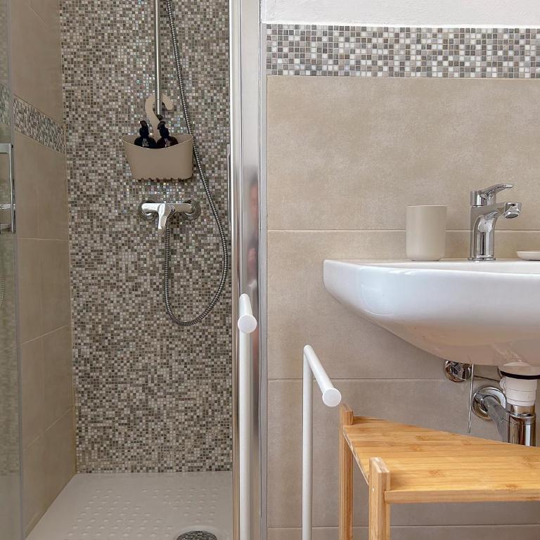 La Marina - Rooms In Stintino by Host Hero - Camera Matrimoniale con Bagno Privato - 7