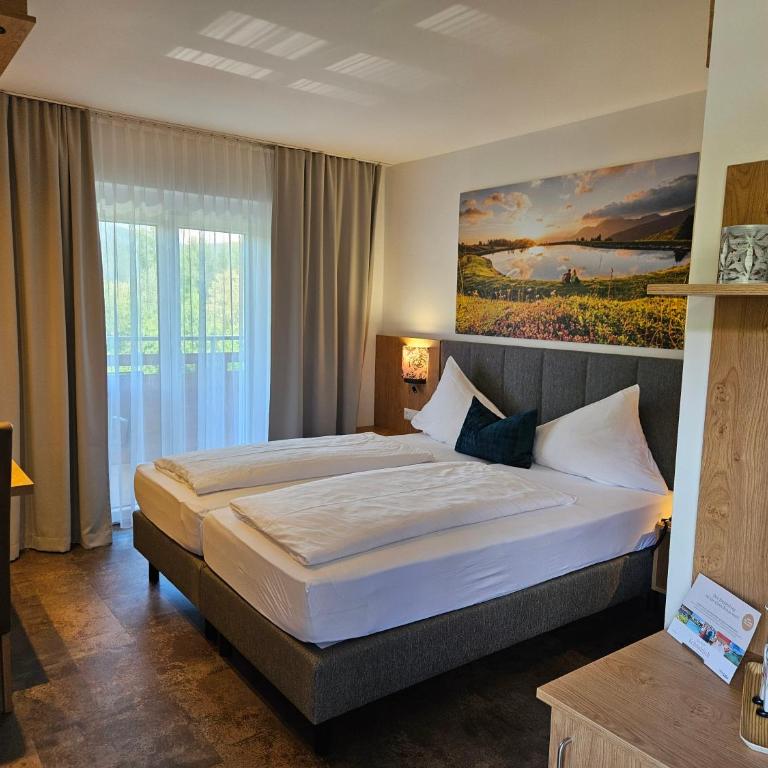Dei Hotel Schönblick - Familienzimmer mit Dusche - 1