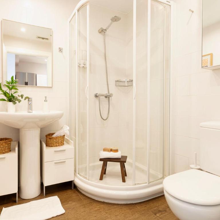Heart of San Sebastian⎮Walk Score 99⎮3 Baths - Apartamento Deluxe de 4 dormitorios - 13