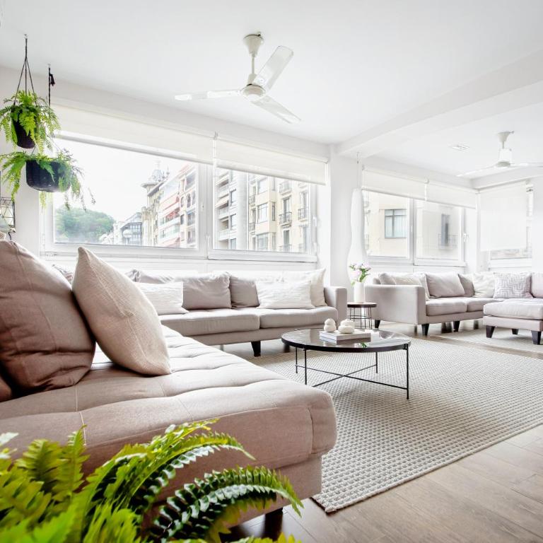 Heart of San Sebastian⎮Walk Score 99⎮3 Baths - Apartamento Deluxe de 4 dormitorios - 5