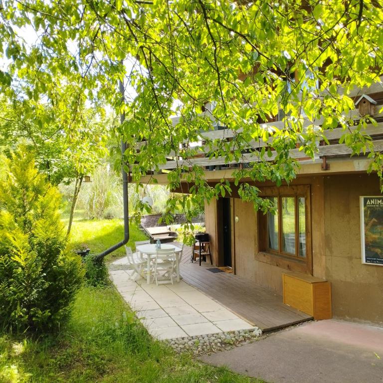 Le Nid du Chat Noir - Gîte La Maison Alvéole - Appartement - Vue sur Jardin - 1