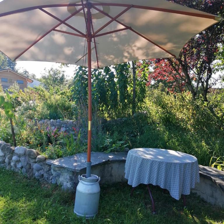 Neueröffnung, 2 wunderschöne Ferienwohnungen im Grünen - Apartment mit 1 Schlafzimmer - 3