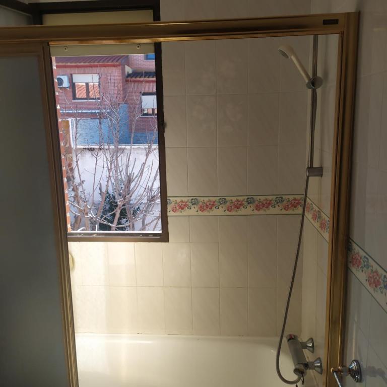 Habitación 4 personas en Toledo - Habitación con cama grande - 49