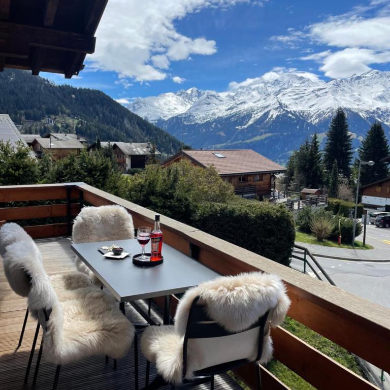 Verbier Luxury Apartment - Newly Renovated - 4 Guests - Two-Bedroom Apartment with Mountain View - 13