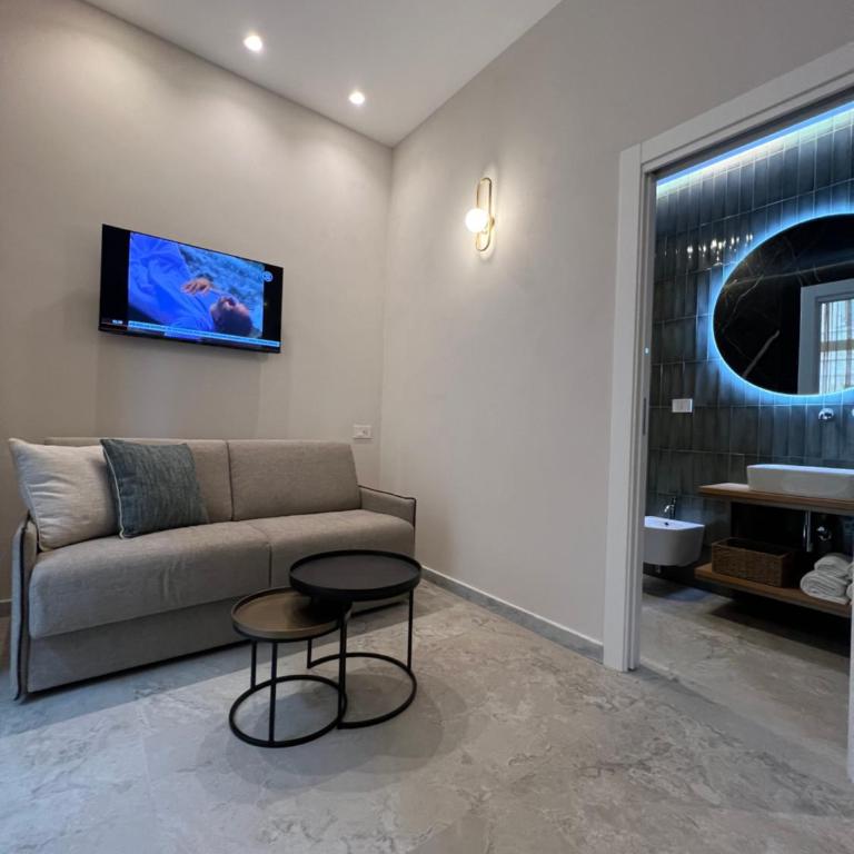 Elegant Rooms - Camera King Deluxe - 11