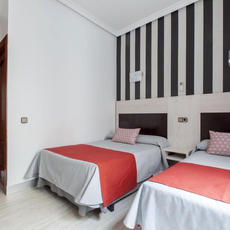 Hostal Castilla I Atocha - Habitación Doble - 2 camas - 5