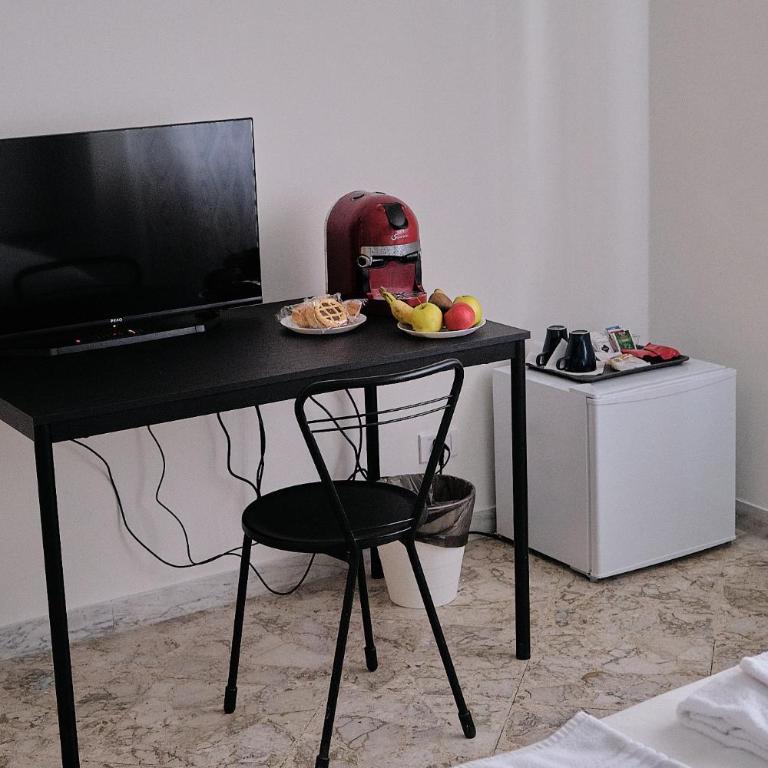 KAMILA Guest House - Double Room with Shared Bathroom - 5