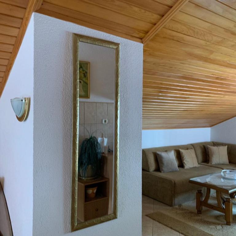 Guesthouse Centro - Three-Bedroom Premium Apartment - 10