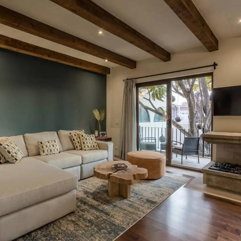 Luxury 2BR Condo AC Near Rosewood 3 min walk - Two-Bedroom Apartment - 37