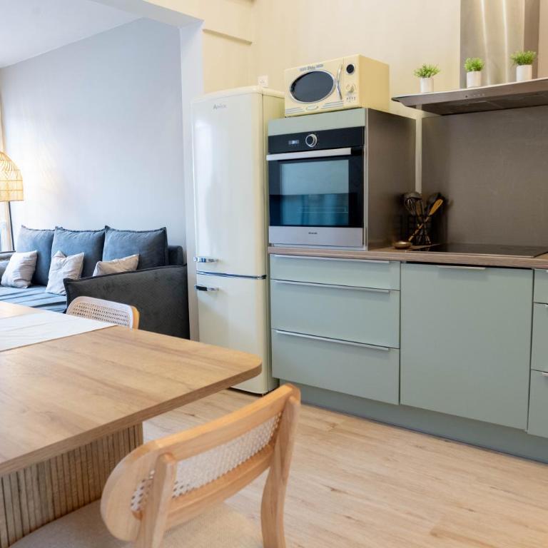 LA CASA SORRA - Two-Bedroom House - 12