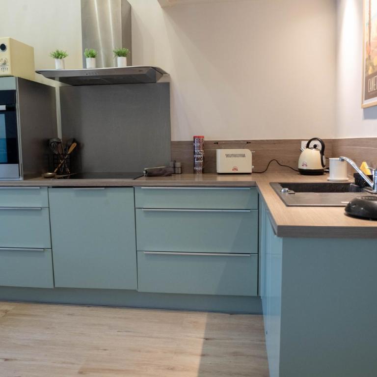 LA CASA SORRA - Two-Bedroom House - 11