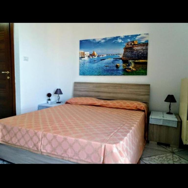 B&B Delfis II - Camera Matrimoniale con Balcone e Vista Mare - 4