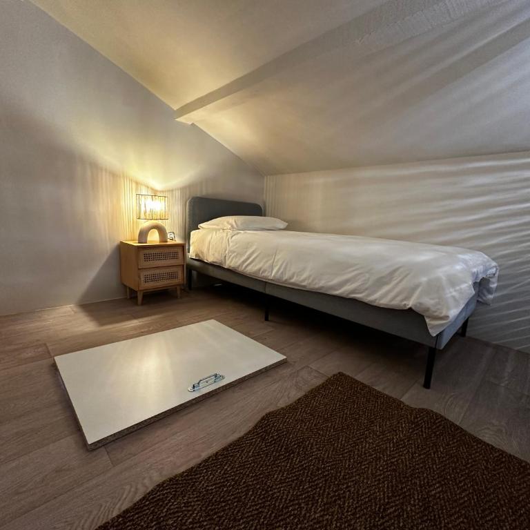 LA CASA SORRA - Two-Bedroom House - 25