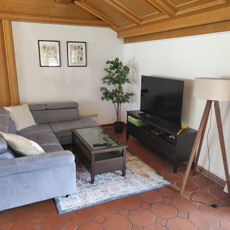 Apartment Alpenblick Watzmann-Kehlstein - TOP Lage im Berchtesgadener Land I bis zu 8 Personen I große Terrasse mit Blick auf die Berge I Smart TV I Billiard I WLAN I kostenloser Parkplatz - Apartment mit 3 Schlafzimmern - 25