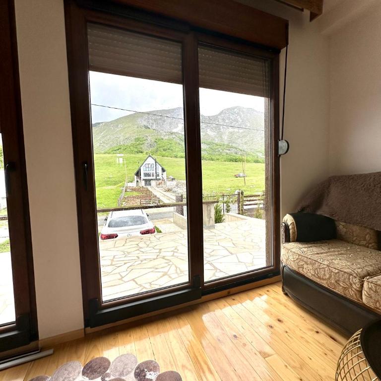 Panoramic Escape House Zabljak - Three-Bedroom House - 25