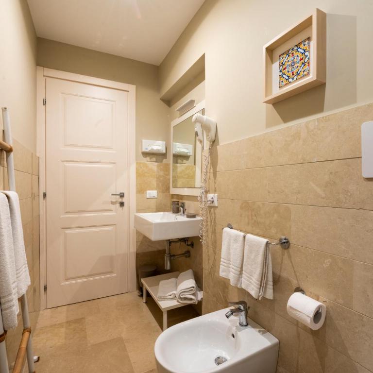 Le Mura - Charme rooms - Deluxe Triple Room - 13