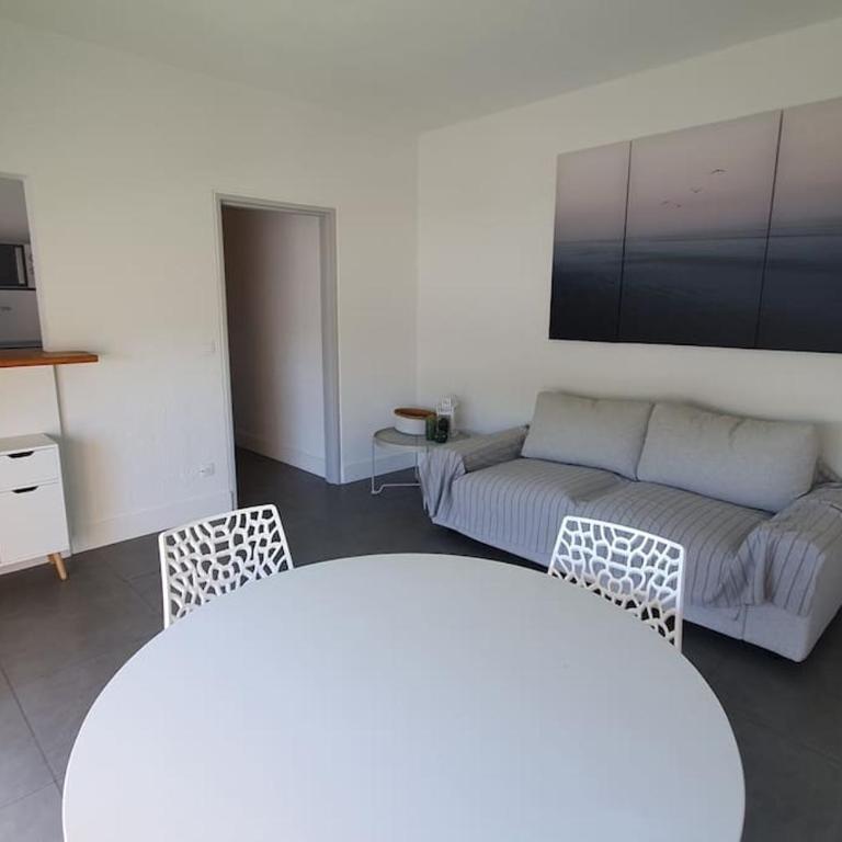 T2 moderne ,design, neuf, climatisé avec piscine - One-Bedroom Apartment - 2