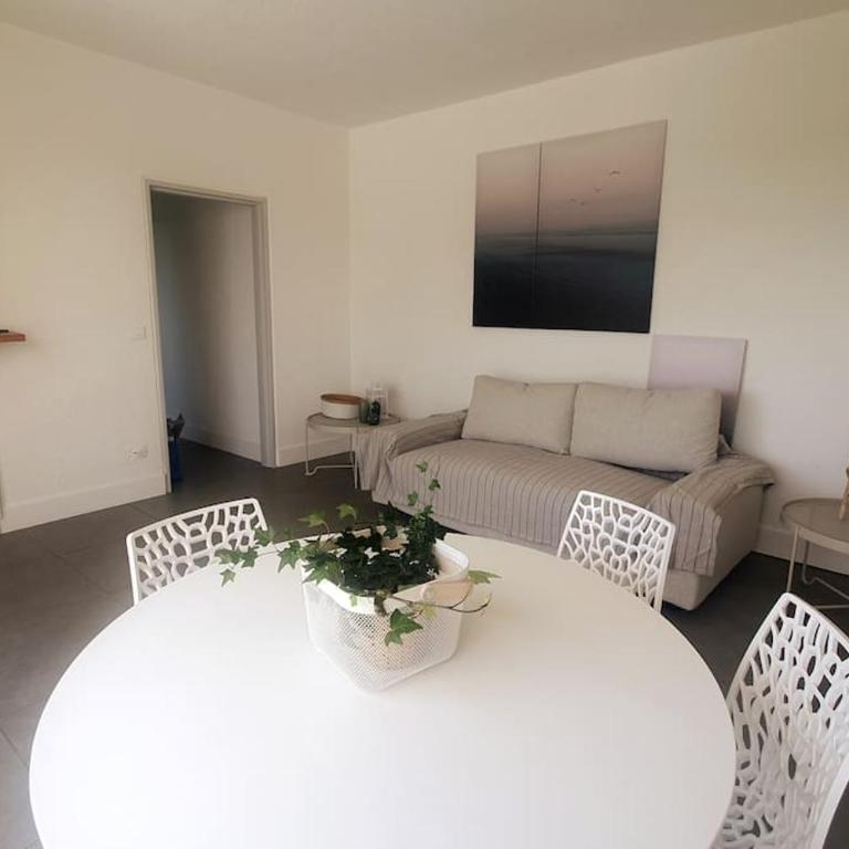 T2 moderne ,design, neuf, climatisé avec piscine - One-Bedroom Apartment - 4