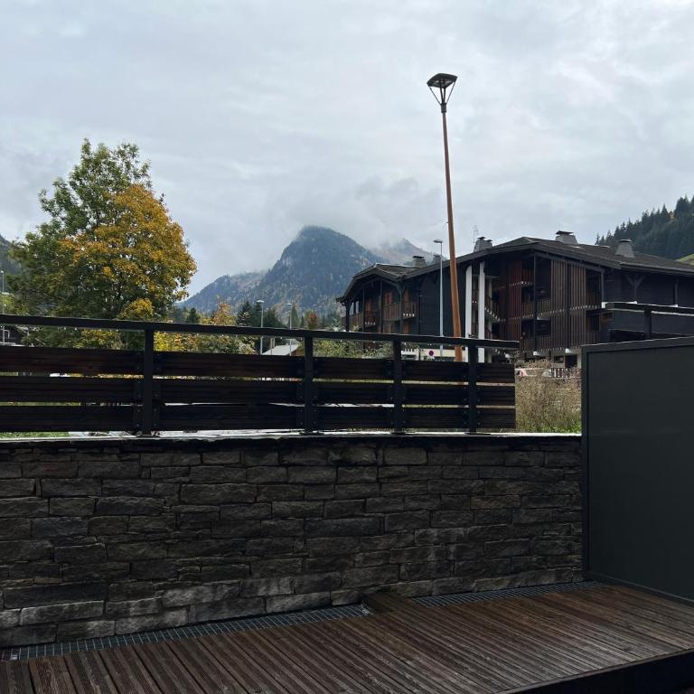 Modern 3 bedroom apartment close to lifts - Three-Bedroom Apartment - 20