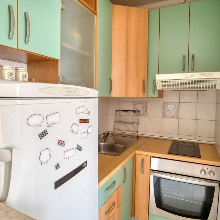 M Apartment Budva - One-Bedroom Apartment - 10