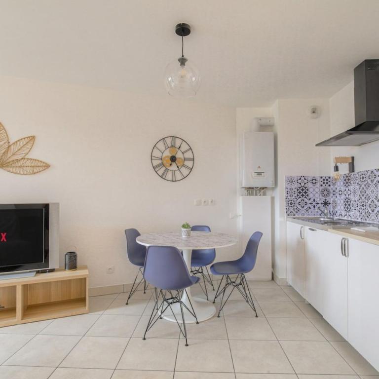 Cosy et Calme avec parking - Apartment - 8