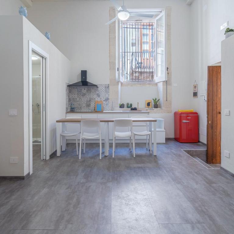 Historic building modern touches - Ortigia - Apartment - 16