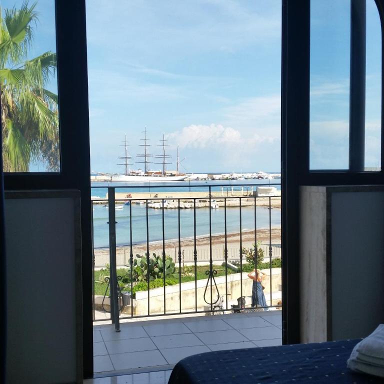 Hotel Profumo Di Mare - Camera Matrimoniale Deluxe con Balcone e Vista Mare - 1