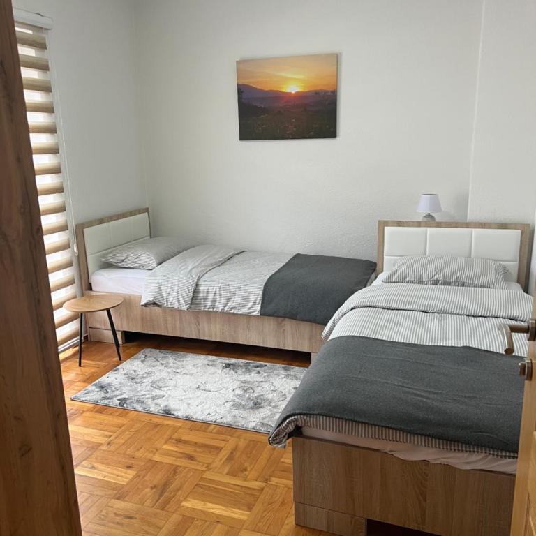 Teal Apartment 2 - Two-Bedroom Apartment - 7