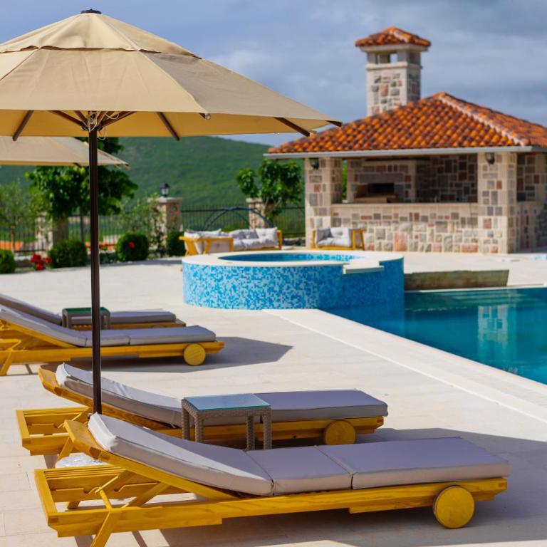 Villa Carevic with Indoor & Outdoor Pool - Villa - 47