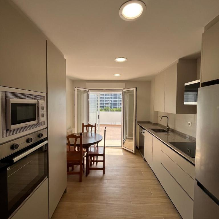 Apartamento Vacacional Pamplona - Three-Bedroom Apartment with View - 9