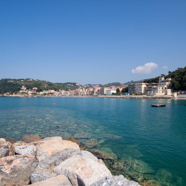 Hotel San Terenzo - Camera Queen con Vista Mare - 2