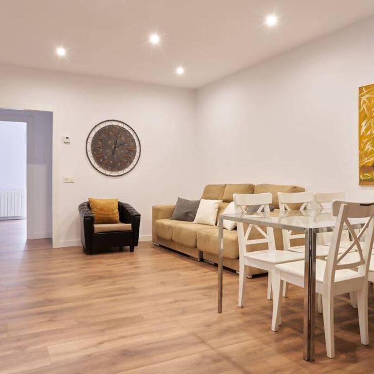 Amplio alojamiento centro barrio del Oeste - Apartment - 14