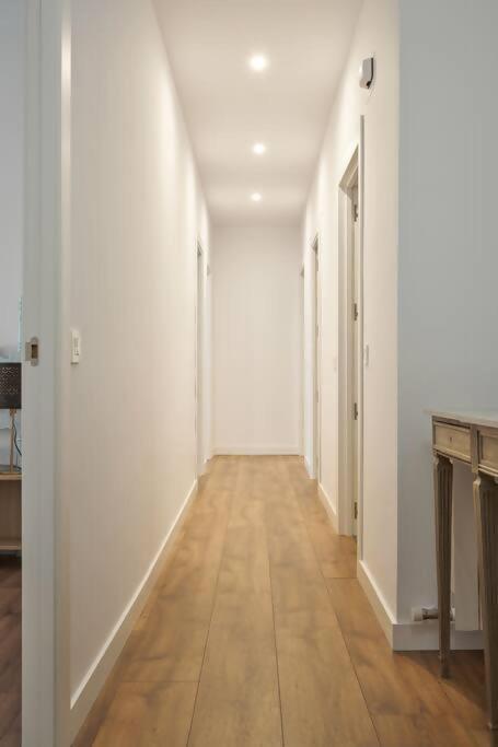 Amplio alojamiento centro barrio del Oeste - Apartment - 16